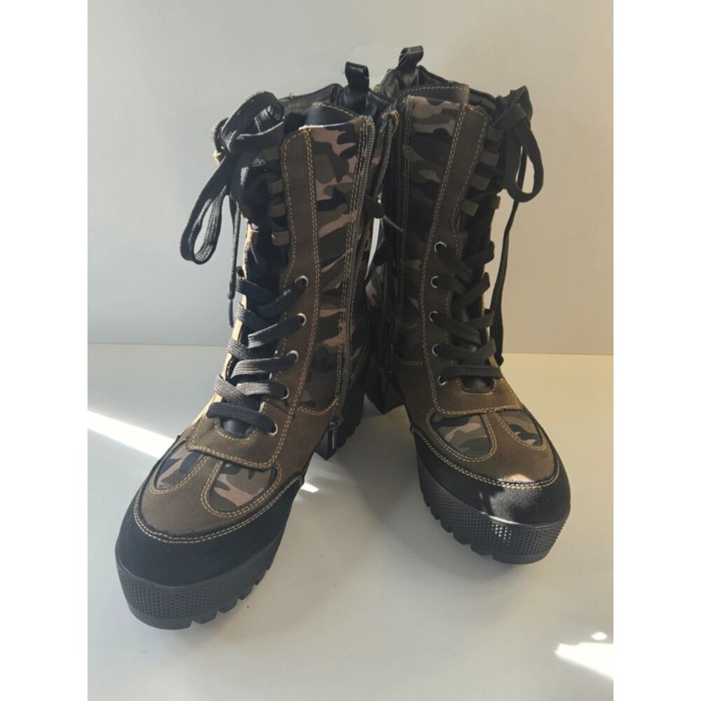 Rouge Helium Powerful 37 Combat Boots Womens 8 Camo Platform Lug Sole Faux Fur